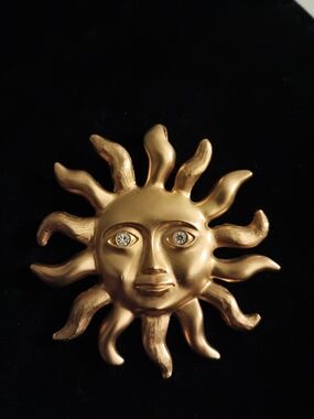 Avon Gold Sun Face Sculpture with Crystal Eyes